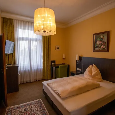 Glas Hotel